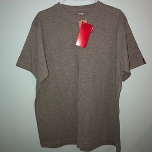 VINTAGE SIMPLE MENA LEVI’S T-SHIRT